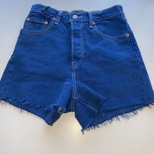 Levi's Shorts - Levi's Ribcage Short size 26 Levi's Shorts - Levi's Ribcage Short size 26